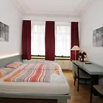 Apartahotel Space Im Campus Der Jvp Schule