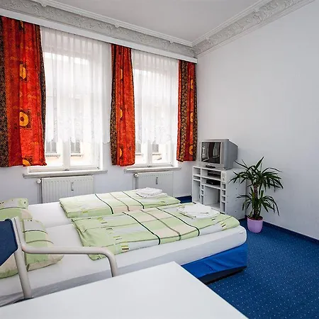 Space Im Campus Der Jvp Schule Lipsko
