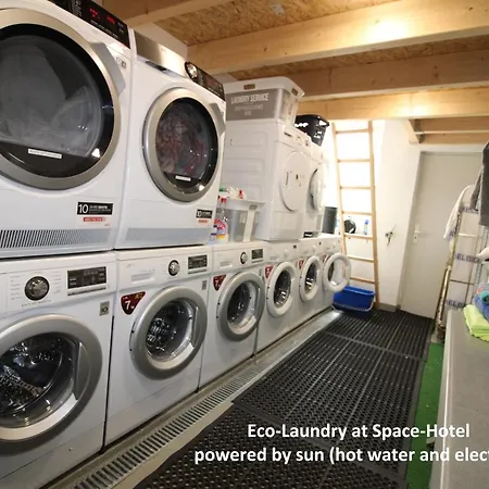 Space Im Campus Der Jvp Schule * Lipcse