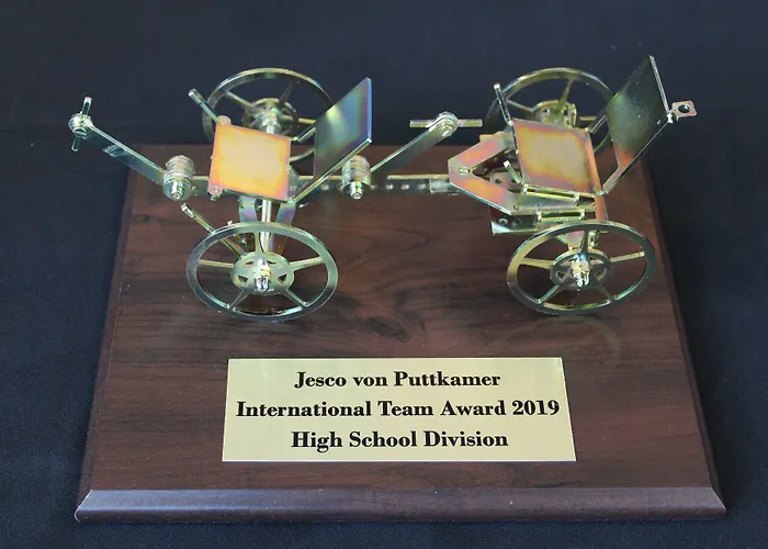 Space Im Campus Der Jvp Schule * Lipsko